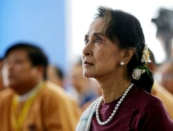 Aung San Suu Kyi Sentenced on Illegal Walkie Talkie Charge