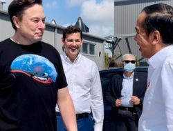 President Jokowi meets Elon Musk, visits Space X