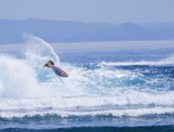 Banyuwangi surfing championship to promote tourism: minister