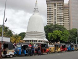 Sri Lanka troops open fire to contain fuel riots