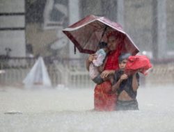 Bangladesh floods leave 3.5 million children needing clean water: UNICEF