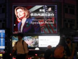 US House Speaker Pelosi lands in Taiwan; Chinese warplanes take to skies