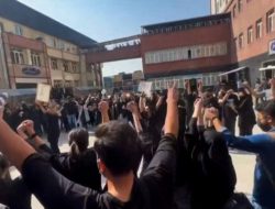 ‘Mullahs must get lost,’ Iranians sing at new protests