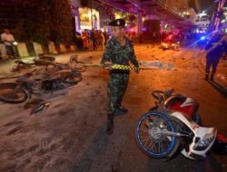 Car bomb kills one, hurts nearly 30 in southern Thailand