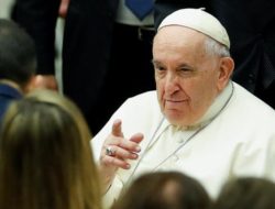 Pope Francis warns Vatican staff an ‘elegant demon’ lurks among them