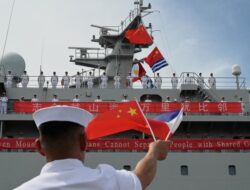 China navy training ship visits the Philippines