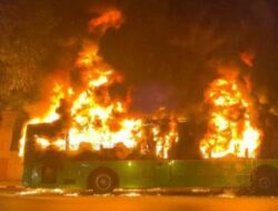 25 dead after bus catches fire in India