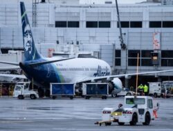 Boeing 737 Max 9 Inflight Blowout Prompts Grounding of Fleet After Oregon Incident